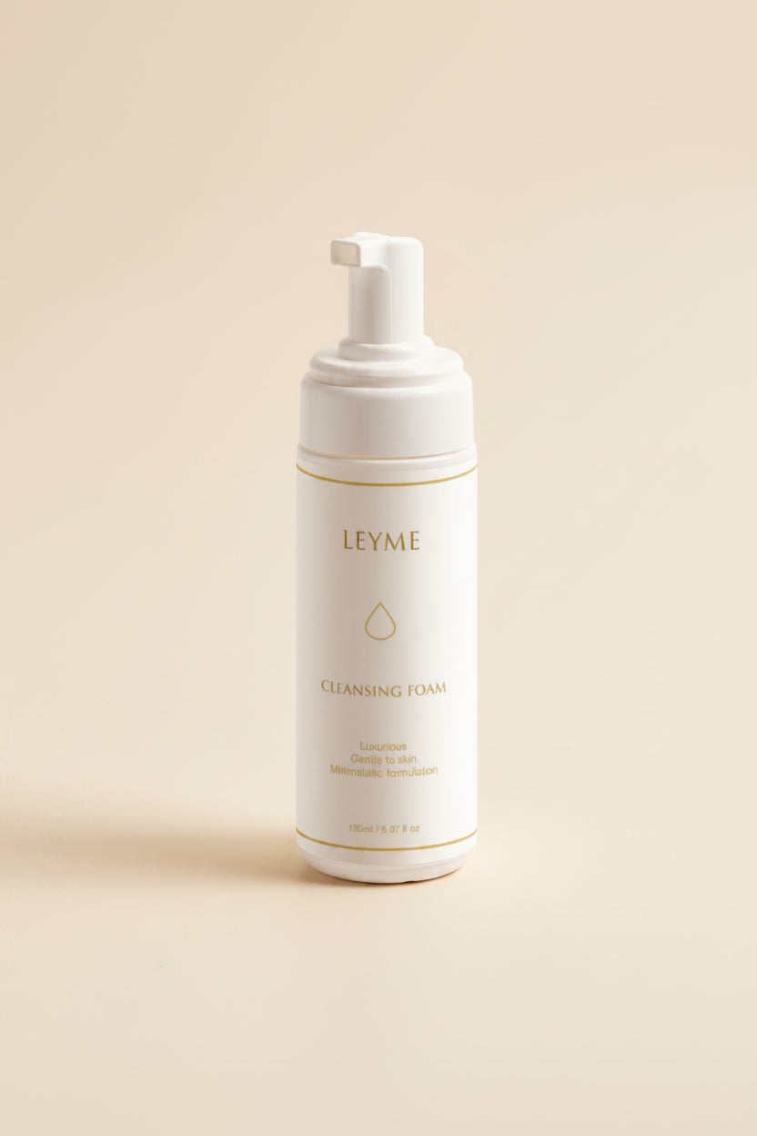 Cleansing Foam från Leyme, ett rengöringsskum 150ml för att avlägsna makeup och orenheter.